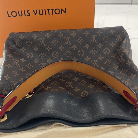 Louis Vuitton Monogram Tuileries Hobo - Like New, Non-Smoker - Picture 6 of 7
